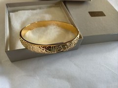 Avon Vintage 1989 Rich & Classic Textured Bangle Bracelet – Small