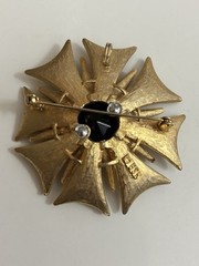 BSK Brooch Signed Gold Tone Black Glass Stone Pin Pendant