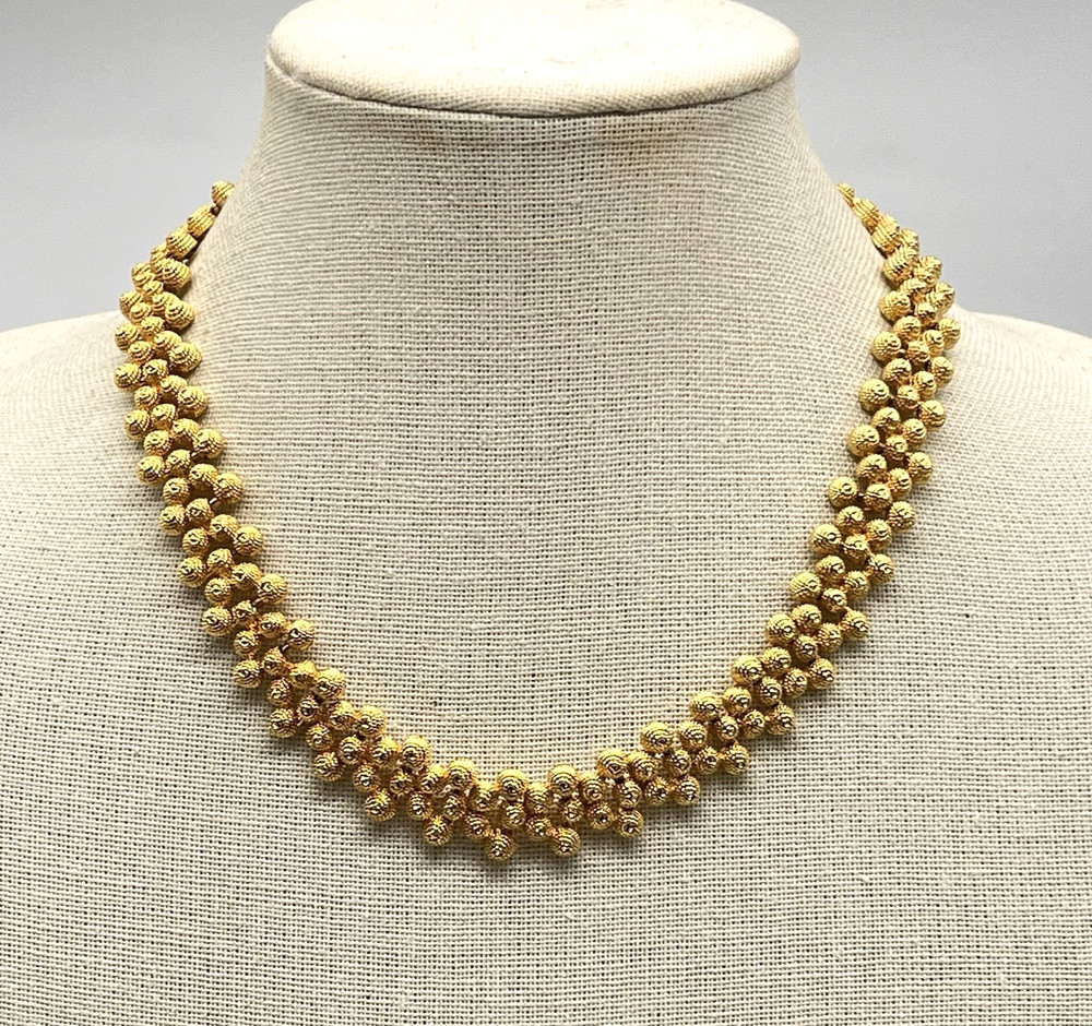 Vintage Popcorn Cluster Necklace Chunky Gold Tone Fancy Box Clasp 16.5″