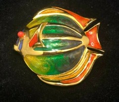 VINTAGE SIGNED LC Lauren Conrad ENAMELED FISH PIN (mj)