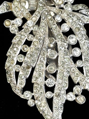 Vintage Rhodium Plated Clear Rhinestone Fancy 1940s-1950s Dress Fur Clip 2.5″ L