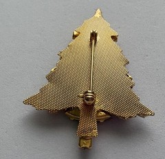 VINTAGE CHRISTMAS TREE BROOCH PIN ARTISAN BG ? BOOK PIECE BOW RHINESTONES HTF 56