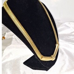 Omega Style Vintage Women’s Necklace Thick Herringbone Mob Wife Gold Tone