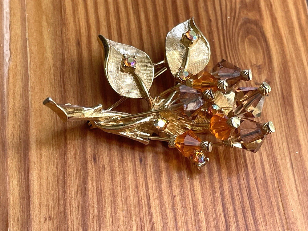 Vintage Signed ART Rhinestone Crystals & Iridescent Rhinestones Brooch Gold Tone