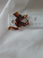 Vintage Kitty Cat Lucite Tortoise Shell Plastic Pin