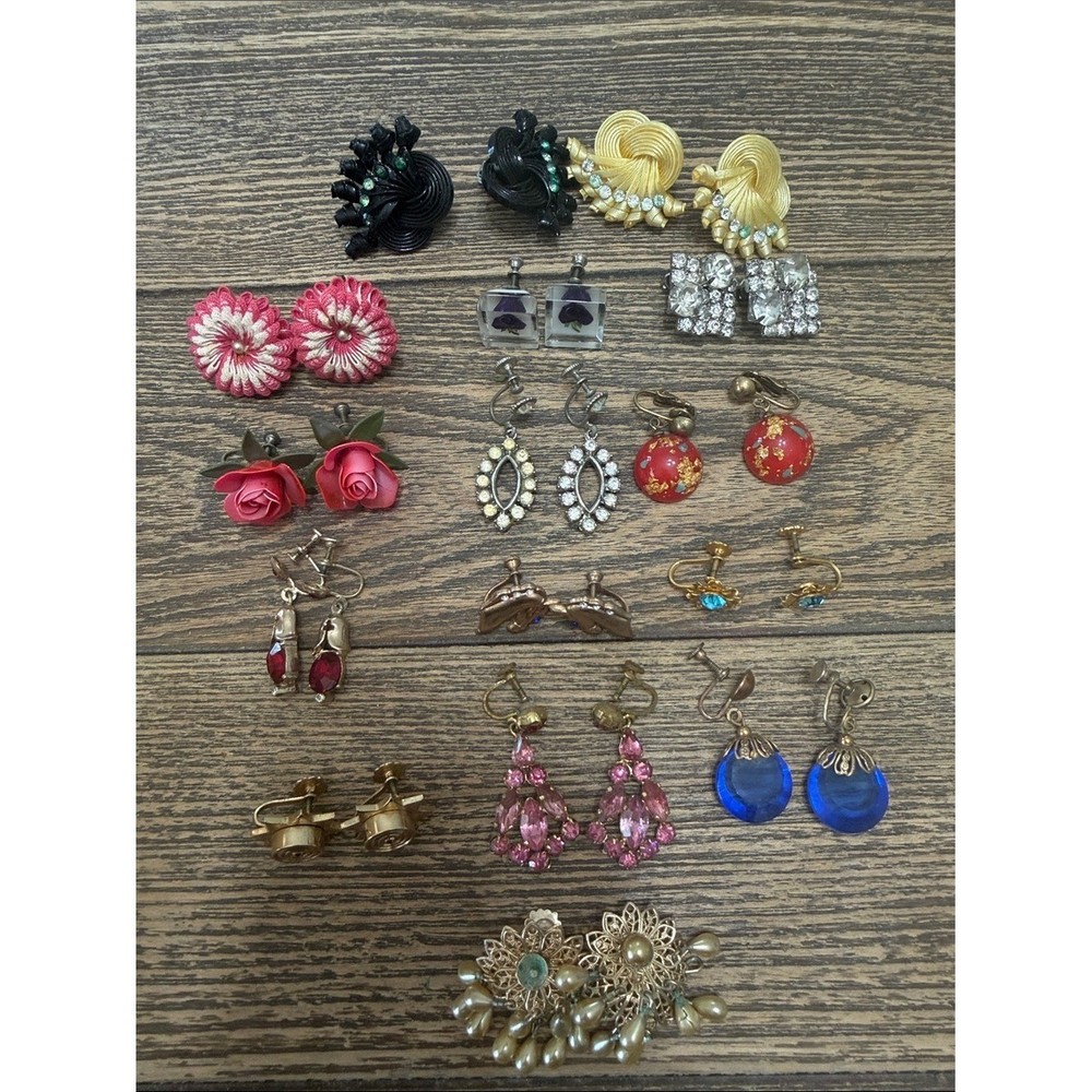 STUNNING! VTG Screw Back & Clip on Earring lot 15 Pair Classy!