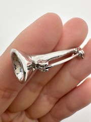 Vintage sterling silver hunting horn brooch pin