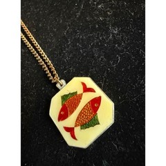 Vintage Japan Enamel Twin Fish Pendant Necklace Pisces Jewelry Lucite Koi 60s