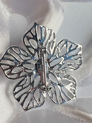 Vintage Gerry’s Signed Silver Tone Dogwood Flower Brooch 1 5/8″