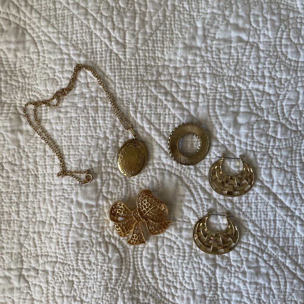 Vintage Gold Tone Jewlery Lot Locket Earrings Brooches