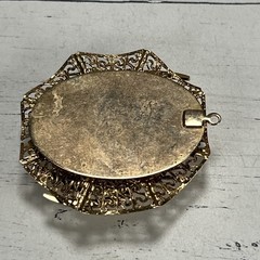 Vintage Cameo Pendant Gold Toned Filigree 1950s-1970s Costumer Jewelry