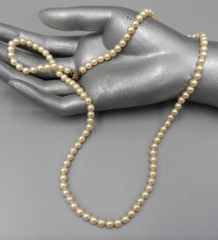 Vintage Cream Faux Pearl Necklace 1950s Single Strand Filigree Box Clasp 22.5″