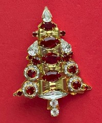 VINTAGE CHRISTMAS TREE BROOCH PIN ARTISAN BG ? BOOK PIECE BOW RHINESTONES HTF 56