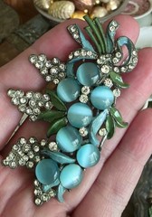 Stunning Vintage Pot Metal 1930s Lucite Faux Moonstone And Rhinestones Brooch