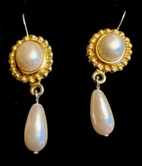 Vintage Goldtone Dangle Drop Faux Pearl French Wire Earrings 1 3/4” L