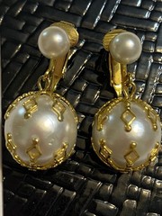 Vintage CELEBRITY Signed Gold Filigree Cage Pearl Orb Statement Clip On Earrings
