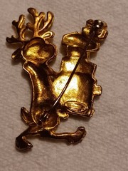 Vintage Gold-tone Reindeer Carrying Packages Brooch From 50-60’s