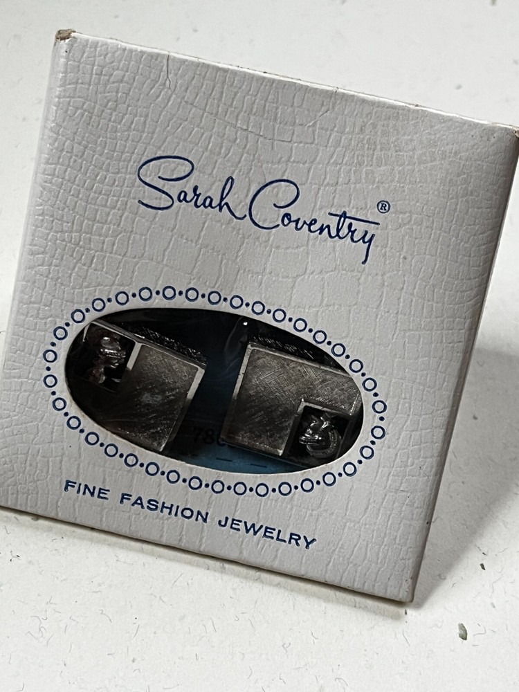 Sarah Coventry Silvertone Square w Tiny Knight Head Cuff Links in Original Box –
