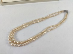 Vintage LAGUNA FAUX PEARL Necklace & Earring Set in Silver Tone