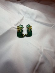 Vintage REO Signed Enamel Cat Earrings with Gold Tone Bow