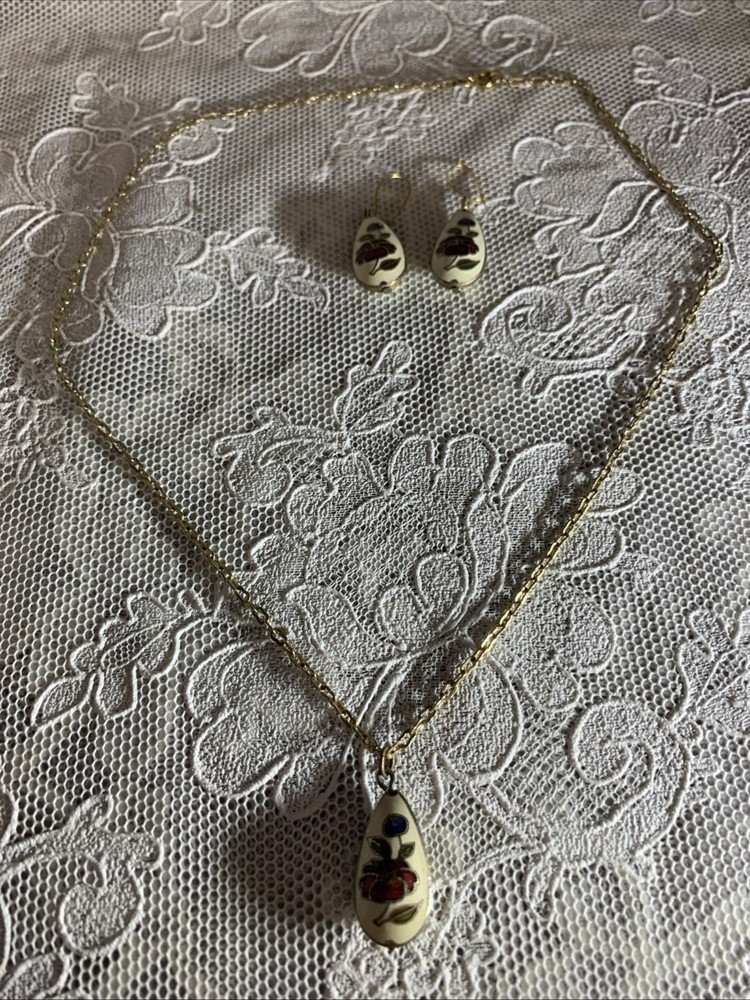 Vintage Gold Tone Cloisonné Floral Enamel Pendant Necklace And Matching Earrings