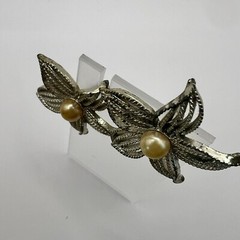 Vintage Sarah Coventry Gold Tone Flower Clip-On Earrings Faux Pearl Center 1960s
