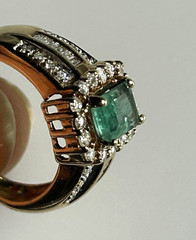 Vintage 14k Gold Handcrafted Natural Diamond And Emerald 9x7mm Band Ring 5.2g