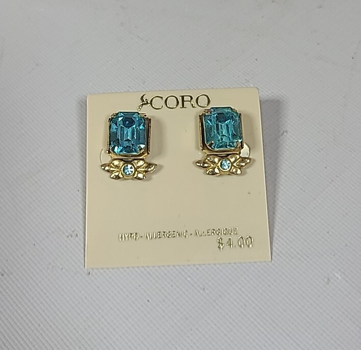 Vtg 1950s Coro Clip Earrings Sparkling Aqua Glass Ear Ware Twist Back Told Tone