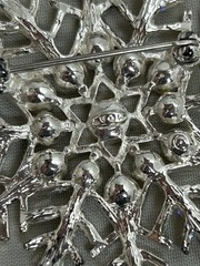 Vintage Avon Snowflake Silver Tone Pin Brooch Aurora Borealis Crystals Winter 2″