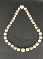 Arthur Pepper Mode – Art White Bead W/ Silver Flakes Necklace Vintage vc046sx