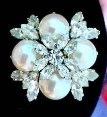 STUNNING 1968 CHRISTIAN DIOR – GERMANY PEARLS & RHINESTONES PIN