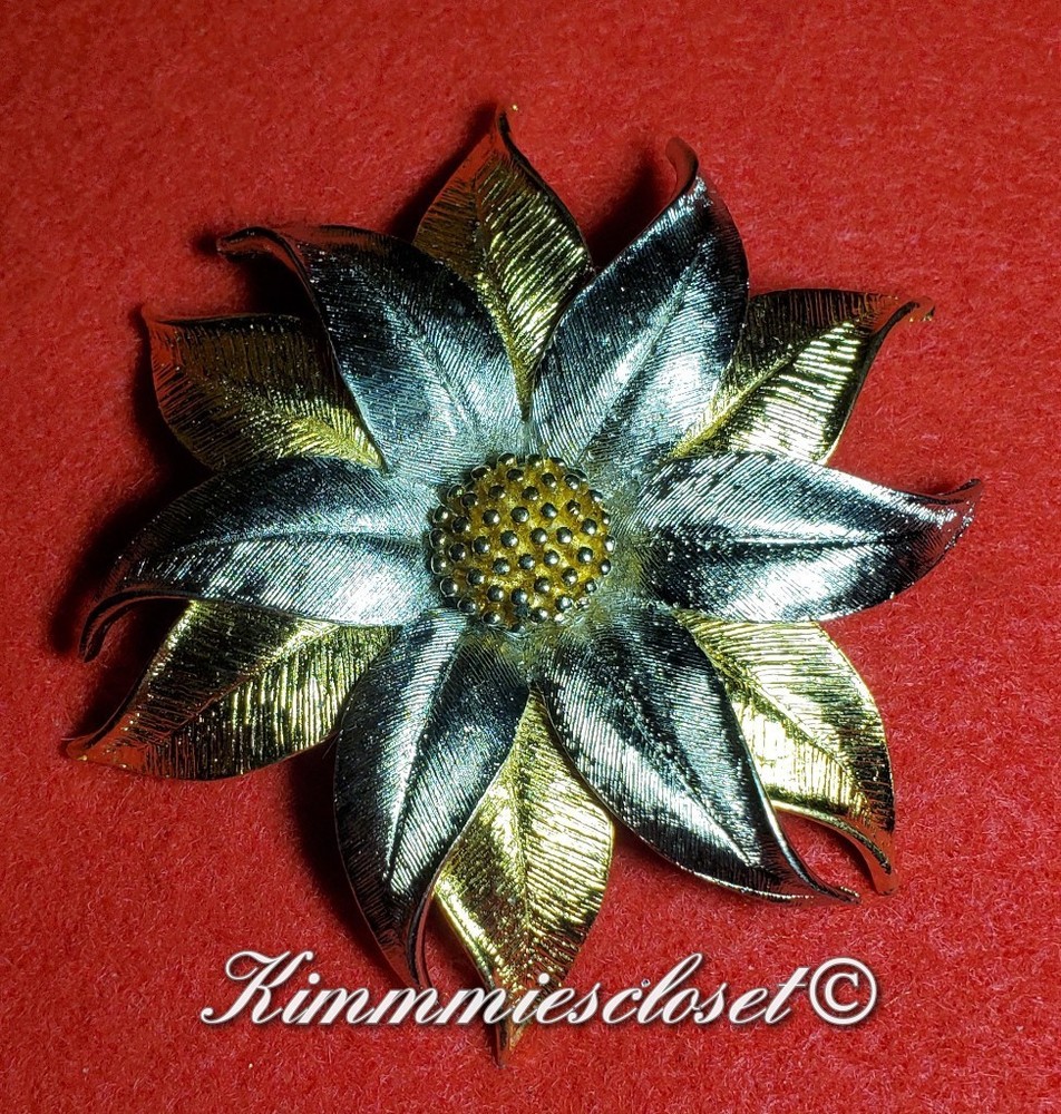 Yellow & White Gold flower Brooch Vintage 1960s-70s Celebrity N.Y. Classy