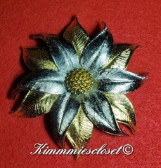Yellow & White Gold flower Brooch Vintage 1960s-70s Celebrity N.Y. Classy