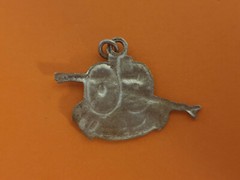 VINTAGE STERLING SILVER 1914 1915 WW1 75 mm CANON GUN PENDANT.