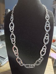 Vintage Y2K Era Liz Claiborne Silver Tone Oval Link Necklace 16-18″ Signed LC