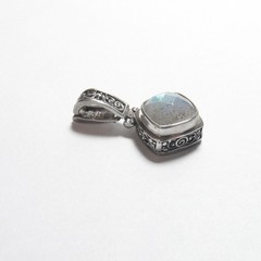 SARA BLAINE Willow House Sterling Silver 4.00 Ct Natural Labradorite Pendant