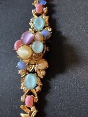 SPATS VINTAGE PEEKABOO LADIES WATCH GOLD TONE WITH STONES LIGHT COLORS WORKS!