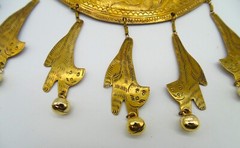 RARE Vintage Signed THAILAND Etched BRASS Collar Necklace ~ KITTY CATS W/ BELLS