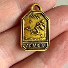Vintage 1930s-1940s Zodiac Brass Charm AQUARIUS Gold Tone Astrology NOS