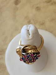 Vintage 1970s 14kt Gold Swirl Ribbon Ring W/ Ceylon Pink &Blue Sapphires Size 6