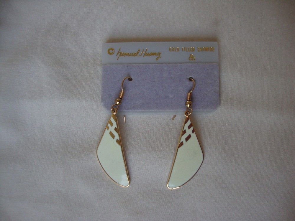 VINTAGE SAMUEL HUANG DESIGNER CLOISONNE RETRO MOD CREAM DANGLE HOOK EARRINGS