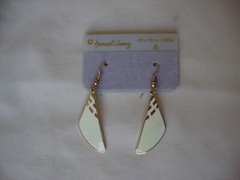 VINTAGE SAMUEL HUANG DESIGNER CLOISONNE RETRO MOD CREAM DANGLE HOOK EARRINGS