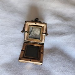 Vintage Victorian Spinner Fob Locket Polished Stones Double-sided