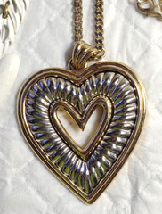 4x Vintage LONG NECKLACE LOT 18″- 29″ CHAINS PUFFY HEART, FILIGREE, LION, COINS