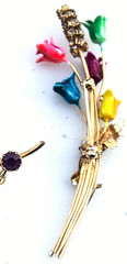 Vintage Lot of 3 Floral brooches / pins – 1 KC signed