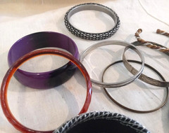 Lot of 21 Bangle Bracelets Mixed Metal Plastic Stackable Fashion Jewelry