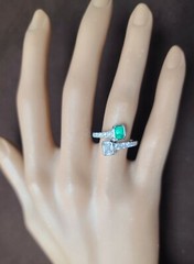 14k White Gold toi et moi ring 0.82CT. Diamond Natural Green Emerald