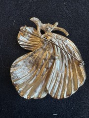 Lisner Large Vintage Gold Toned Brooch Signed