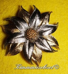 Yellow & White Gold flower Brooch Vintage 1960s-70s Celebrity N.Y. Classy