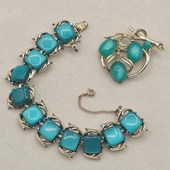 Vintage Teal Blue Moonglow Thermoset Bracelet + Lisner Brooch Cabochon Gold Tone